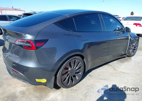 2022 Tesla Model Y Performance Dual Motor All-Wheel Drive z USA, uszkodzony, nr VIN 7SAYGDEF6NF337139